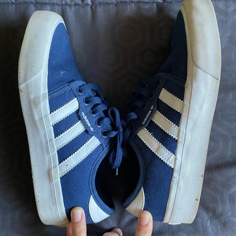 Adidas 3y kids shoes